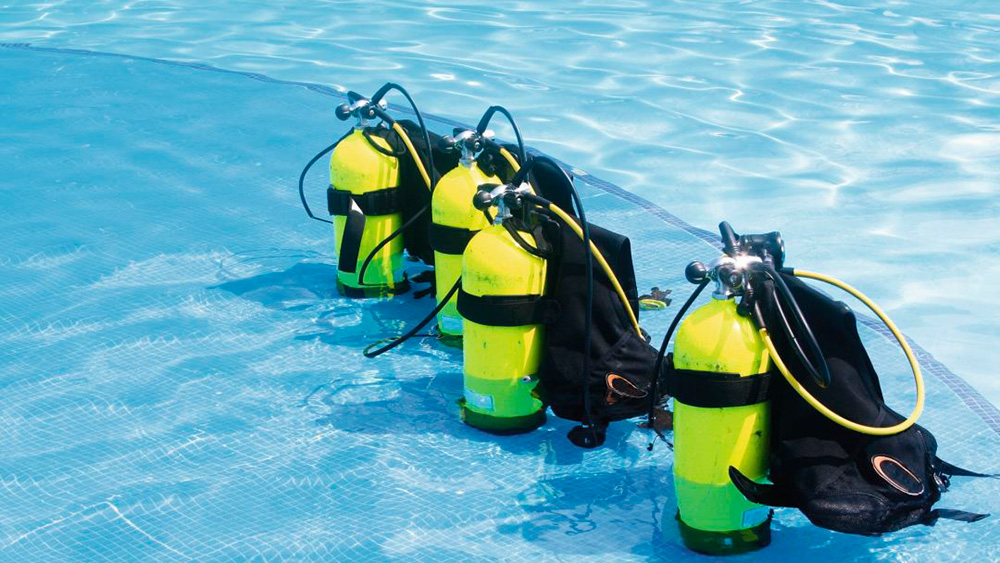 Diving equipment in the pool at Mango Bay