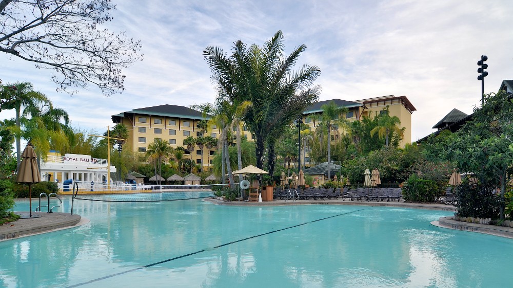 The pool at Loews Royal Pacific Resort at Universal